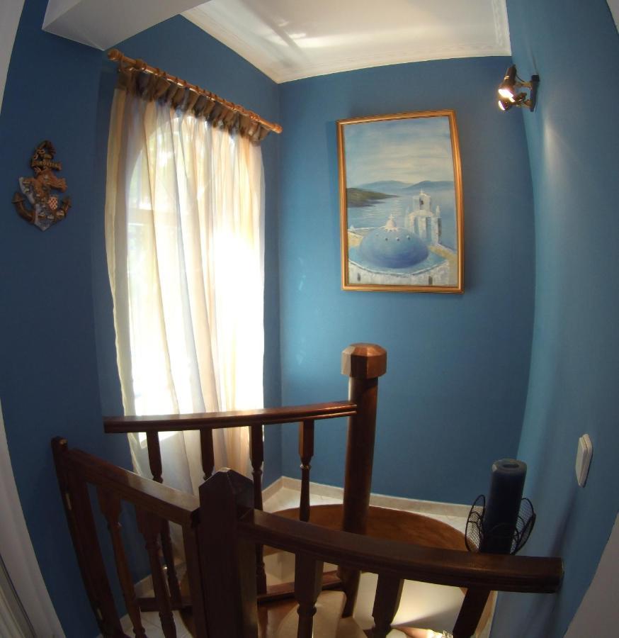 Blue & White Maisonette Over The Sea Near Sounio سونيو المظهر الخارجي الصورة